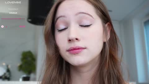 Snapshot of hecola chatting on 30, 11, 2025 Nika next stream 200pm GMT online show from 30, 11, 2025