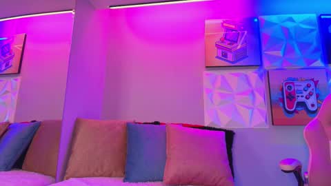   online show from 27, 2, 2025