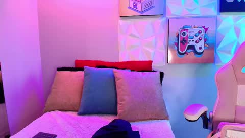   online show from 7, 3, 2025