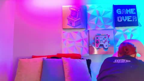   online show from 10, 3, 2025