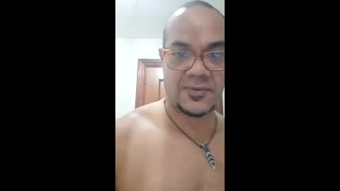 Snapshot of heistt chatting on 12, 4, 2026 Heist Stein online show from 12, 4, 2026