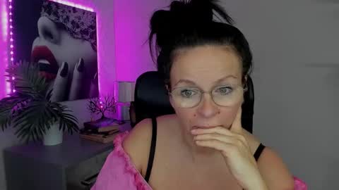 Helen online show from 20, 9, 2025