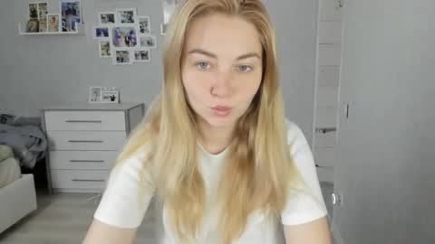 Snapshot of helen_angel_girl chatting on 5, 6, 2026 Helen sven online show from 5, 6, 2026