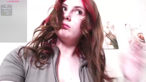  MY NAME IS HELEN WELCOME TO MY ROOM online show from 27, 4, 2026