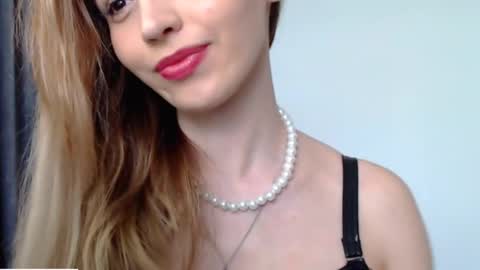 Snapshot of helen_quinn chatting on 25, 10, 2025 helen_quinn online show from 25, 10, 2025