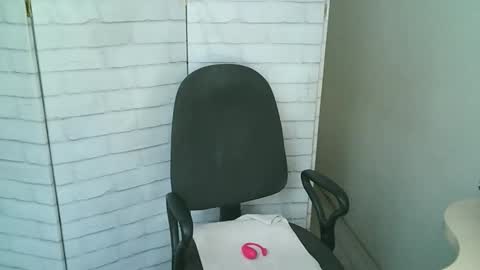 Snapshot of helen_xi chatting on 15, 1, 2026 Helen online show from 15, 1, 2026