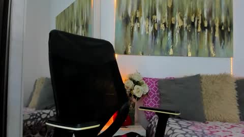 Helena Santos  online show from 23, 10, 2025