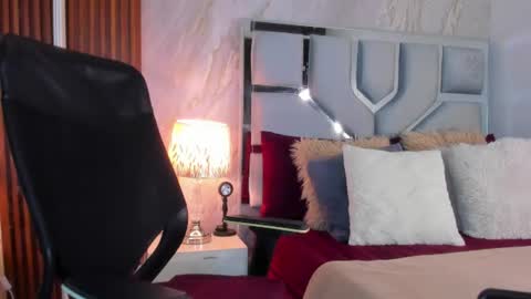 Helena Santos  online show from 13, 6, 2026