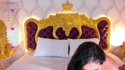 H E L E N A  online show from 5, 2, 2025