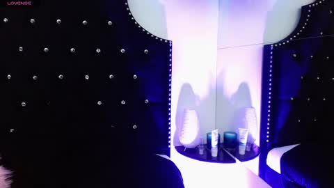 Helene online show from 17, 2, 2025