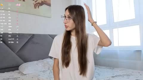 Chloe online show from 8, 11, 2025