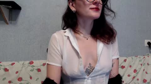 Snapshot of helenred chatting on 8, 1, 2025 HelenRed online show from 8, 1, 2025