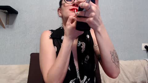 Snapshot of helenred chatting on 24, 1, 2025 HelenRed online show from 24, 1, 2025