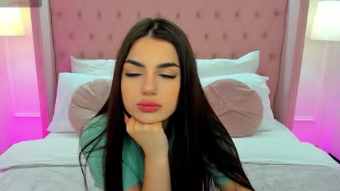 Snapshot of helentiny chatting on 8, 10, 2025 Helen online show from 8, 10, 2025