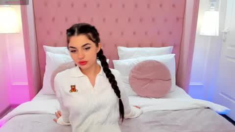 Snapshot of helentiny chatting on 7, 11, 2025 Helen online show from 7, 11, 2025