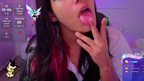 Helia Transfem and Amy online show from 6, 3, 2026