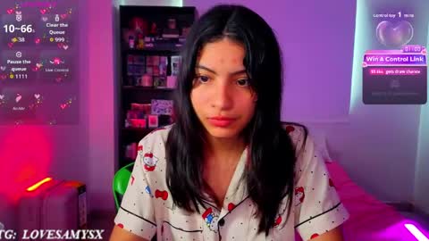 Snapshot of helia_n_amy chatting on 4, 6, 2026 Helia Transfem and Amy online show from 4, 6, 2026