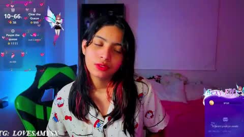 Snapshot of helia_n_amy chatting on 5, 6, 2026 Helia Transfem and Amy online show from 5, 6, 2026