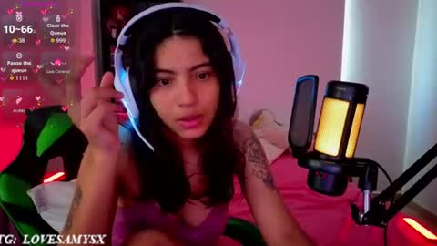 Snapshot of helia_n_amy chatting on 9, 6, 2026 Helia Transfem and Amy online show from 9, 6, 2026