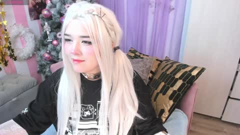 Laura online show from 4, 12, 2024