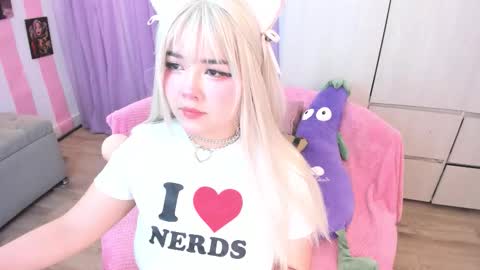 Laura online show from 4, 10, 2025