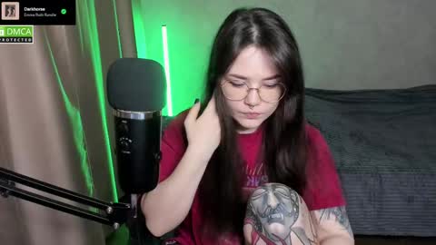 Red online show from 5, 3, 2025