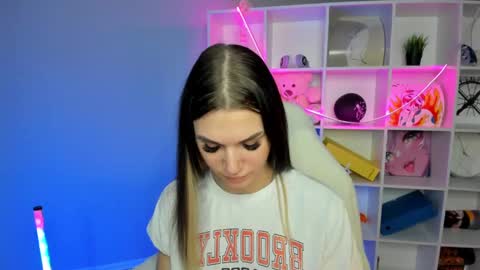 Snapshot of hellen__moore chatting on 23, 12, 2024 GTM3Mon Tue Wed Thu Fri San 0400 am-1030pm online show from 23, 12, 2024