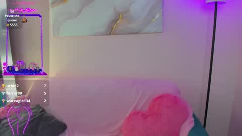 Snapshot of hellen__moore chatting on 2, 3, 2025 GTM3Mon Tue Wed Thu Fri San 0400 am-1030pm online show from 2, 3, 2025