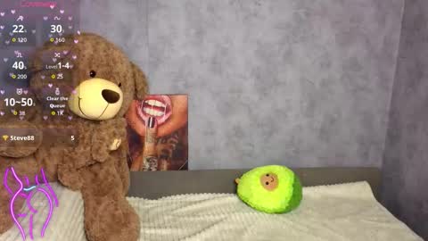 Snapshot of hellen__moore chatting on 19, 10, 2025 GTM3Mon Tue Wed Thu Fri San 0400 am-1030pm online show from 19, 10, 2025