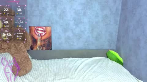 Snapshot of hellen__moore chatting on 20, 11, 2025 GTM3Mon Tue Wed Thu Fri San 0400 am-1030pm online show from 20, 11, 2025