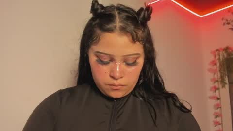 hellen__smith_ online show from 22, 4, 2026