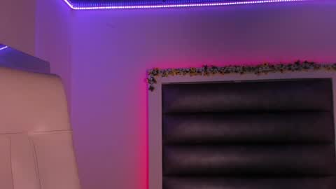 hellen__smith_ online show from 5, 6, 2026