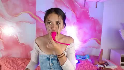 Hellen lopez online show from 12, 6, 2026
