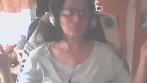 hellenmarie online show from 16, 11, 2025