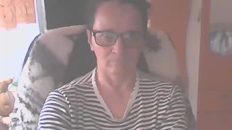 hellenmarie online show from 16, 2, 2026