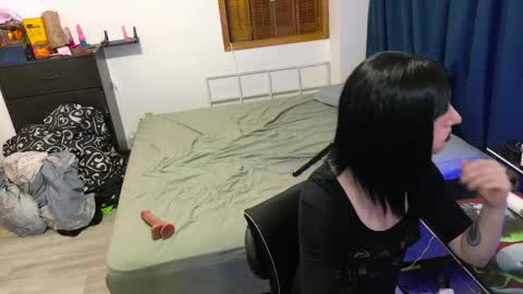 Snapshot of hellfire_girl chatting on 8, 5, 2026 Hayley online show from 8, 5, 2026