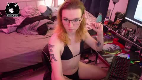 Snapshot of hellfire_girl chatting on 25, 7, 2026 Hayley online show from 25, 7, 2026