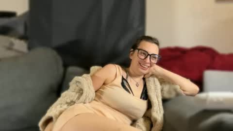 Snapshot of hello_katieee chatting on 14, 3, 2026 Katie 3 online show from 14, 3, 2026