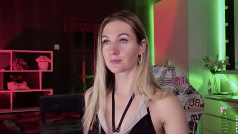 Alisia  Monday to Friday from 10 am to 4 pm GMT 2 online show from 28, 10, 2025