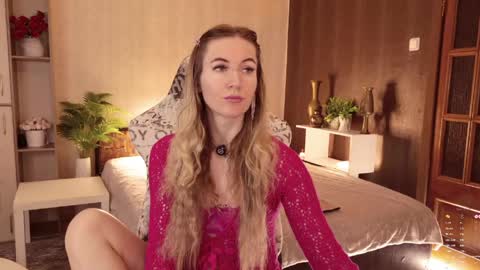 Alisia  Monday to Friday from 10 am to 4 pm GMT 2 online show from 23, 4, 2026