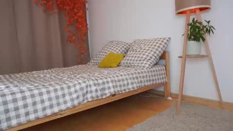 Snapshot of hello_taya chatting on 6, 10, 2025 Taya online show from 6, 10, 2025