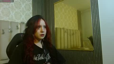 Snapshot of hemmy_tay chatting on 5, 12, 2025 Hemmy online show from 5, 12, 2025