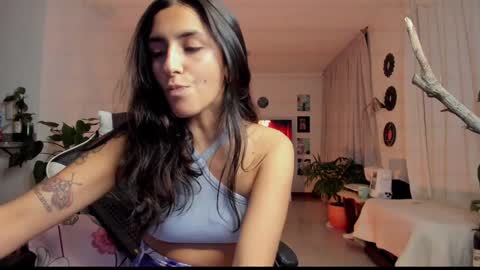 Hello I am Valentina independent Colombian model I love sensuality and pleasure welcome online show from 18, 1, 2025