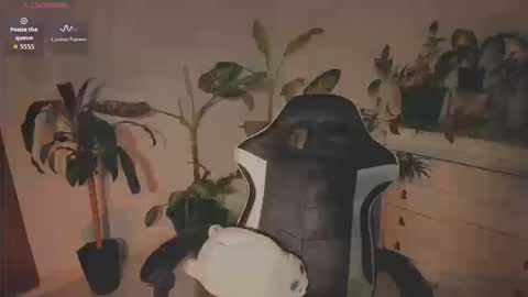 Hello I am Valentina independent Colombian model I love sensuality and pleasure welcome online show from 20, 9, 2025