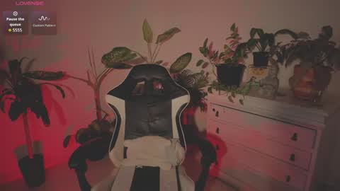 Hello I am Valentina independent Colombian model I love sensuality and pleasure welcome online show from 21, 9, 2025