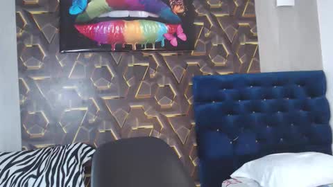 Snapshot of hera_divine chatting on 1, 10, 2025 HERA online show from 1, 10, 2025