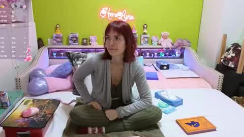 Snapshot of heraluna_ chatting on 5, 2, 2026 HeraLuna online show from 5, 2, 2026