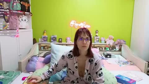 Snapshot of heraluna_ chatting on 3, 4, 2026 HeraLuna online show from 3, 4, 2026