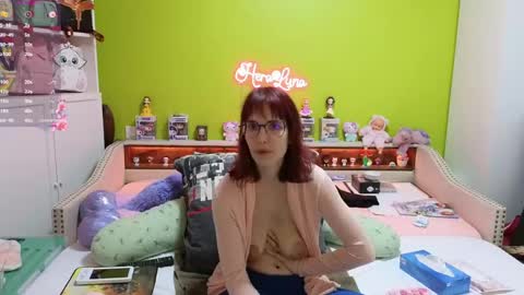 Snapshot of heraluna_ chatting on 14, 4, 2026 HeraLuna online show from 14, 4, 2026