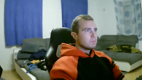 Snapshot of herbstenden chatting on 11, 12, 2024 John Pearl online show from 11, 12, 2024